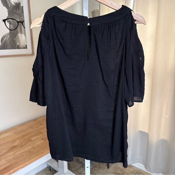 Old Navy Women’s Black Cold Shoulder Short Sleeve Top Size M - Picture 4 of 8